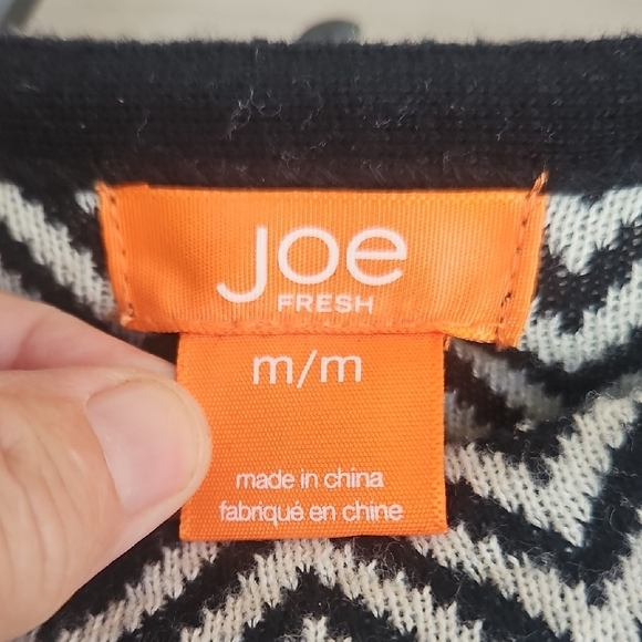 Joe Fresh Black and White Chevron Zigzag Sweater - Picture 2 of 6